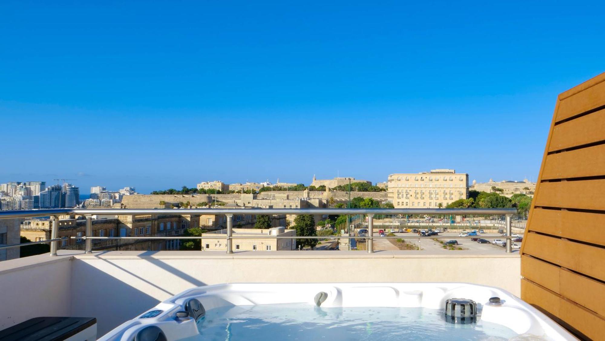 Tritoni Valletta Boutique Hotel Флориана Экстерьер фото